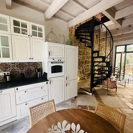 Charmante Maison Dans Les Remparts Dom wakacyjny Aigues-Mortes